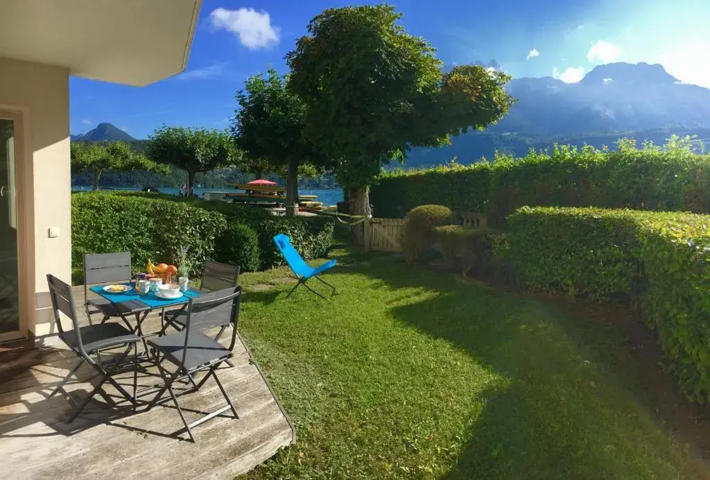 Les Roseaux du Lac - 7 appartements situés dans une résidence posée au bord du lac dAnnecy