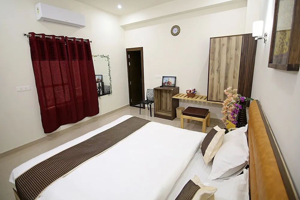 The Hideout Agra Garden Homestay - Near Taj Mahal