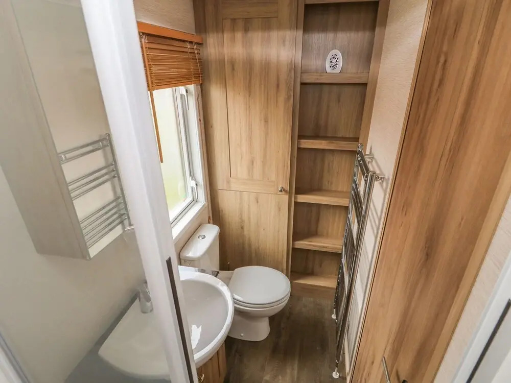 32 Lake View, Norwich