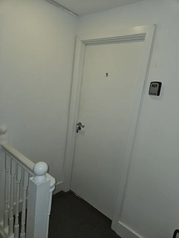 1 Bed Flat - Sleeps 2 - Pets - Garden - Parking