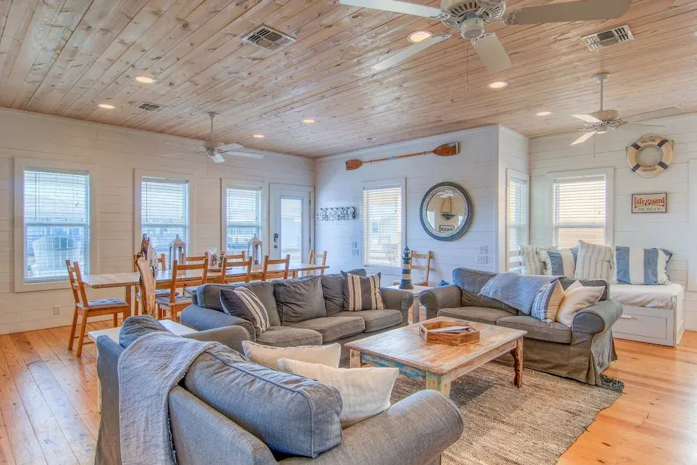 Best Little Shorehouse in Texas 4Br Home