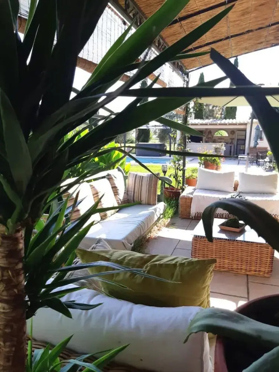 Large Air-conditioned Villa in Arles