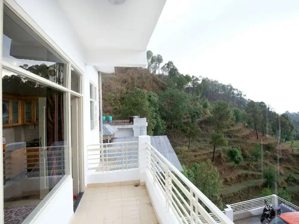 OYO 13433 Home Kasauli View 2BHK Dharampur