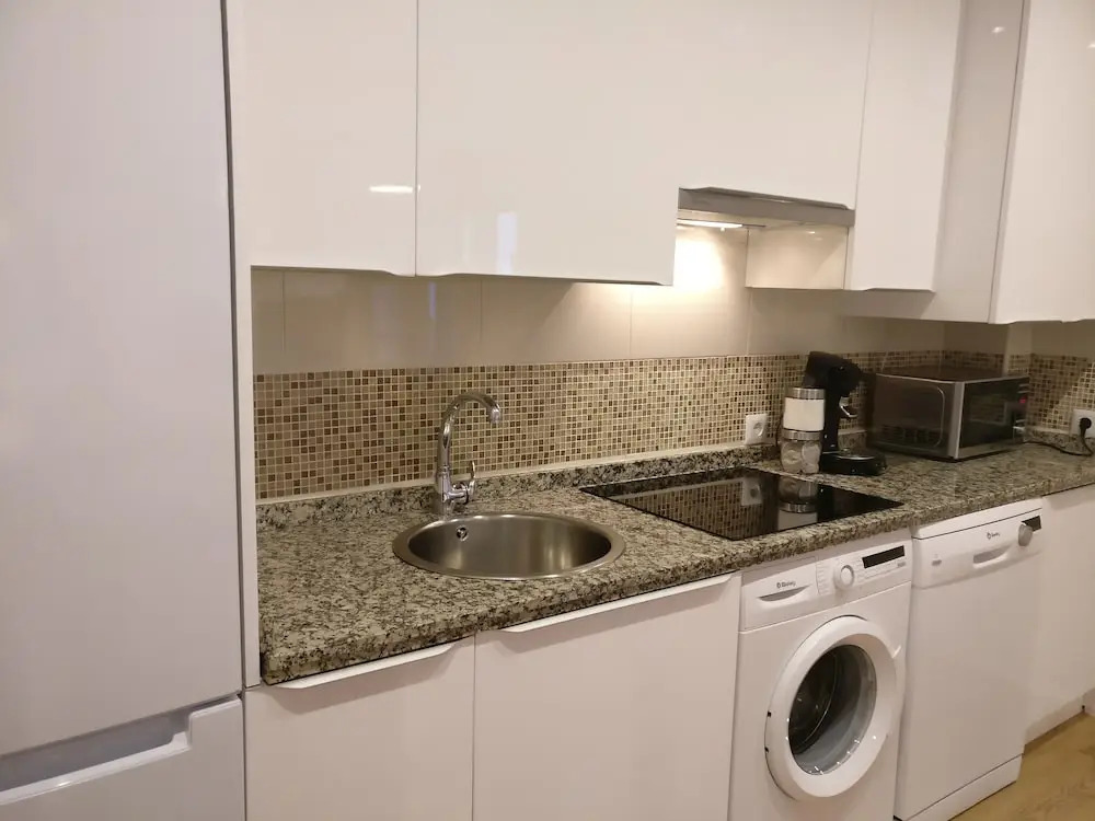 Apartamento espacioso frente al Palacio de Congresos - AA