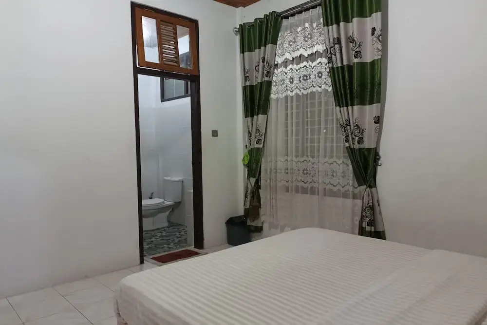 OYO 93706 Penginapan Syariah Hj. Kenan