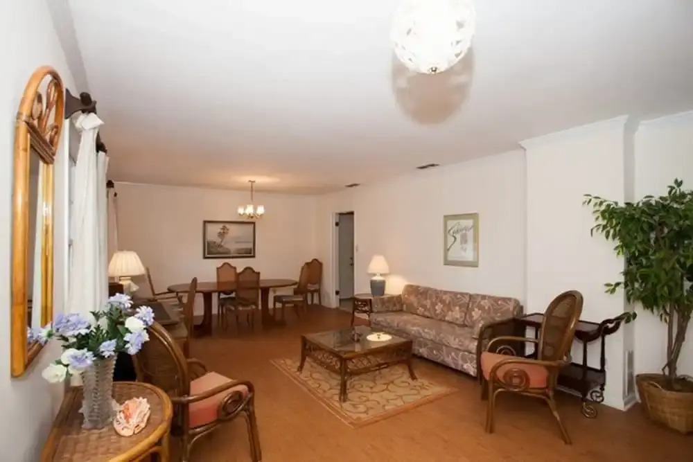 HOLLYBOURNE II home