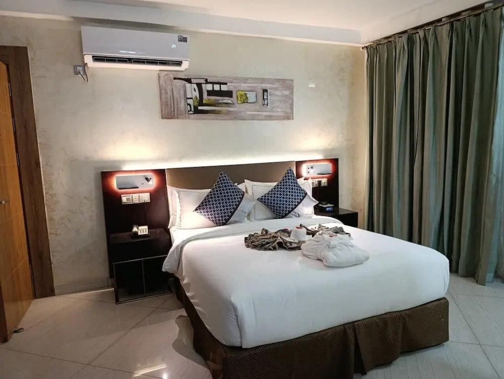 FOPROLUX PALACE hôtel