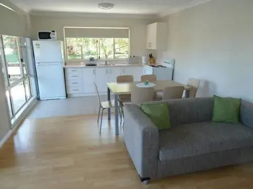 Emerald Apartment
