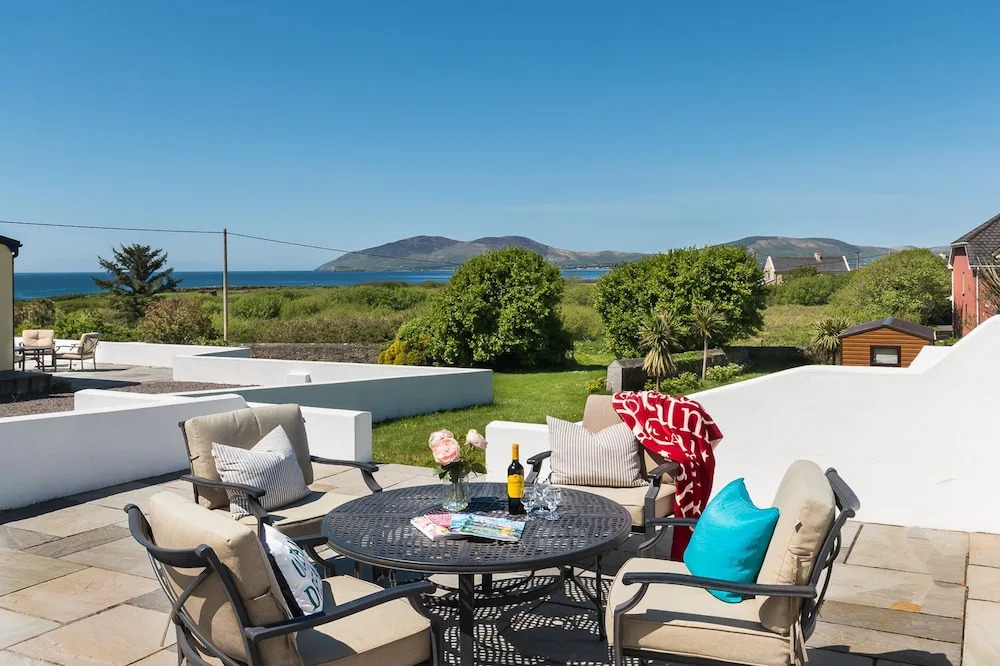 Large House With Adjoining Cottage Close to Waterville