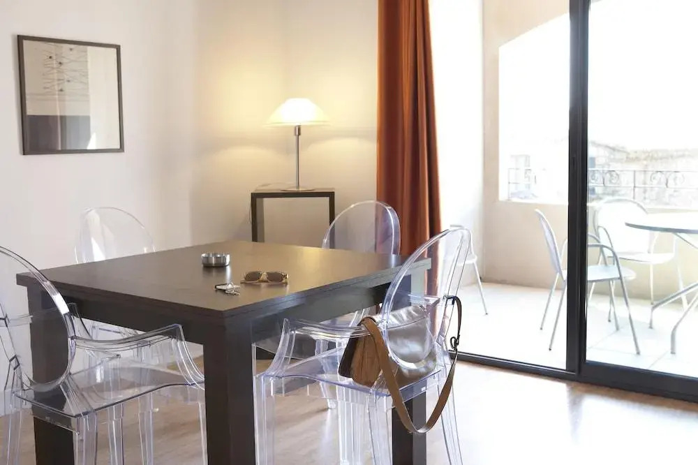 Le Mas De Valrugues Hotel