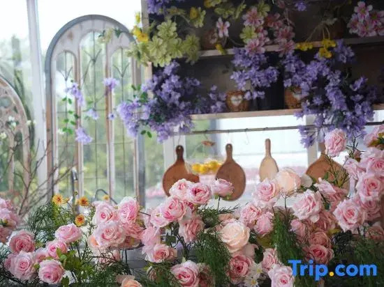 Yichuan Riverview Resort B&B (Dongxixiang Xiangbishan Branch)