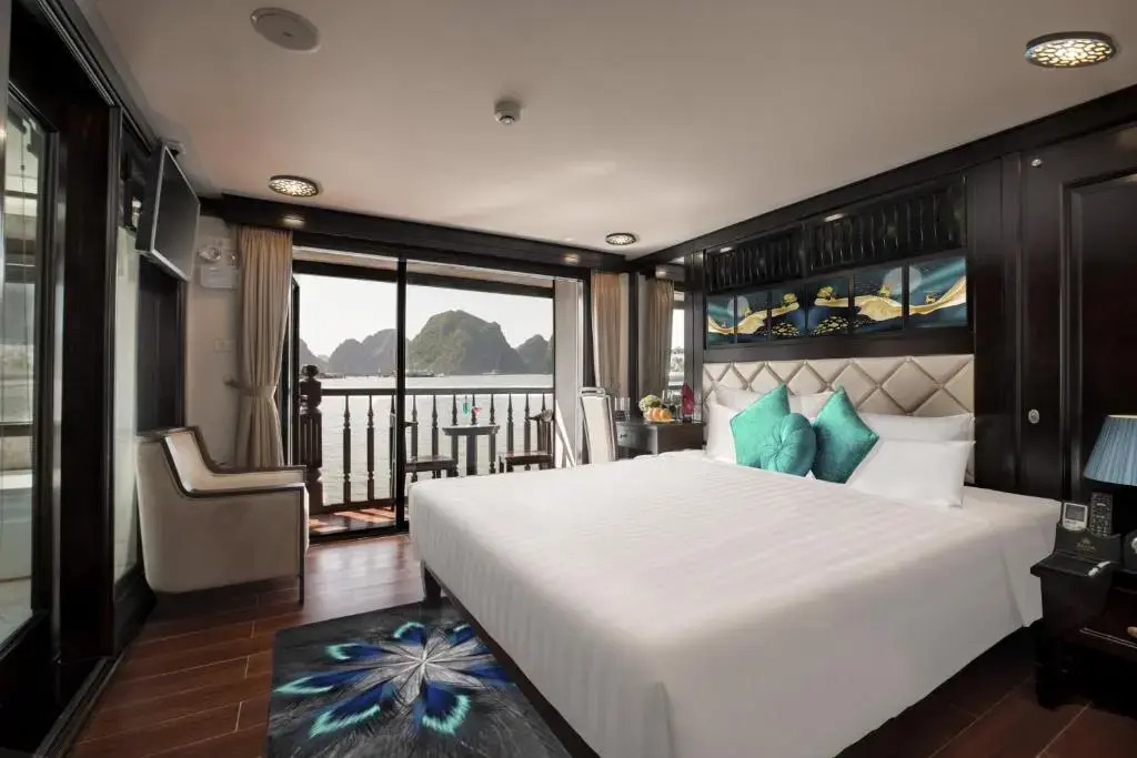 Alisa Cruise Halong