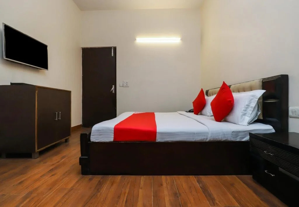 Royal Town By OYO Rooms