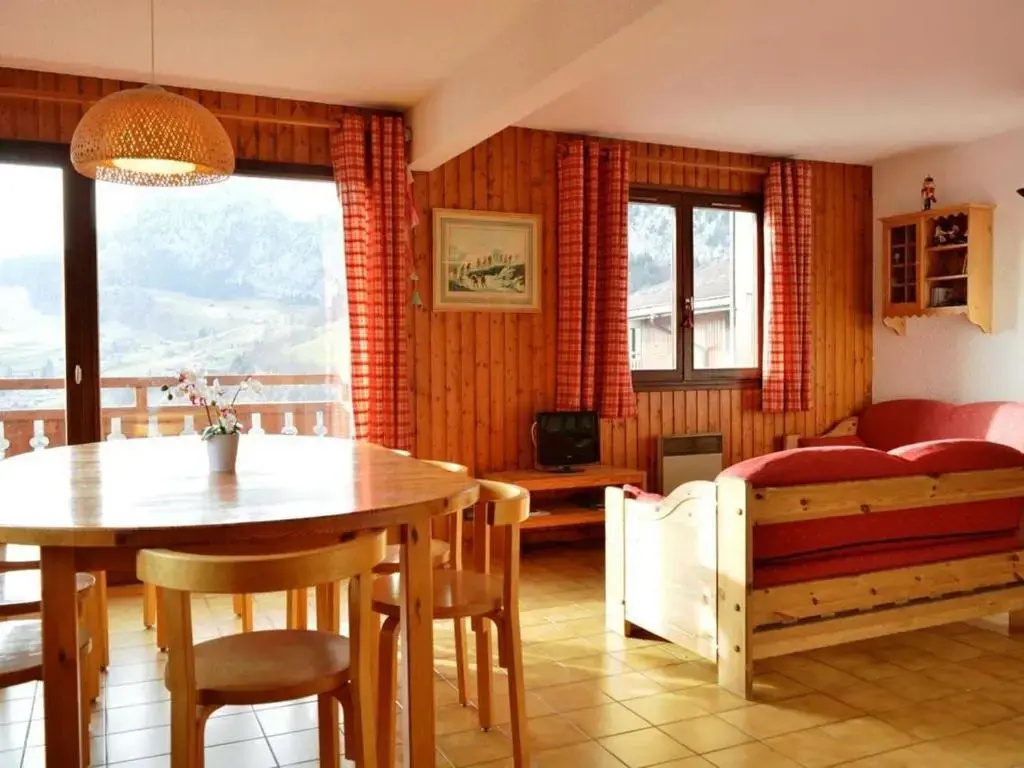 Appartement skis aux pieds 6 pers, balcon sud, garage, ménage inclus, - FR-1-241-171