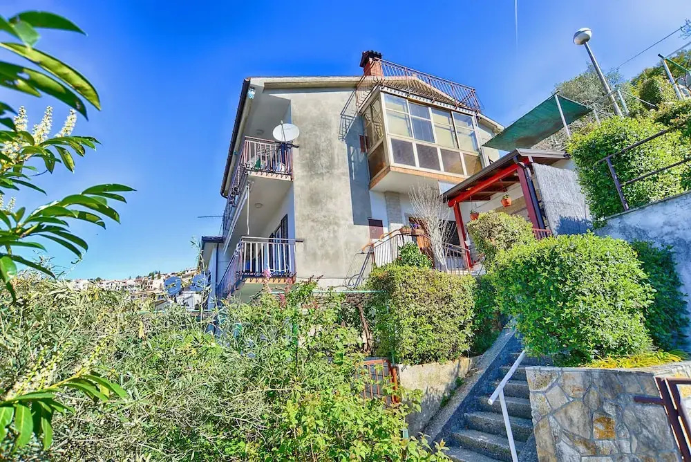 Apartment near the sea 650