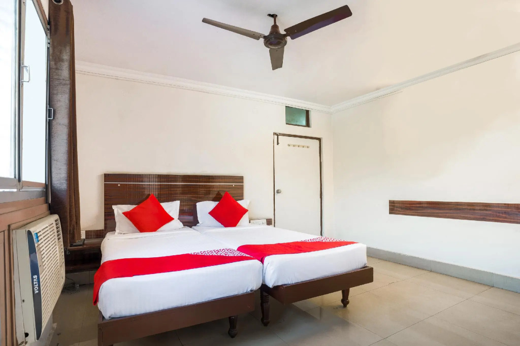OYO 71234 Hotel Shyam
