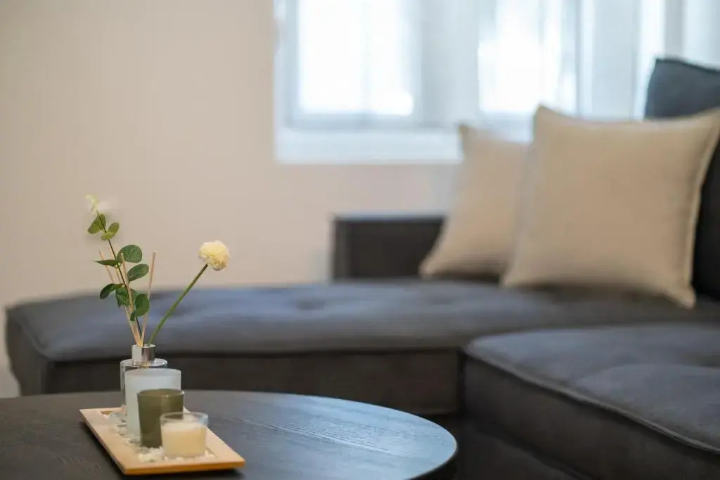 Zalman's Ground Floor 1BR Place