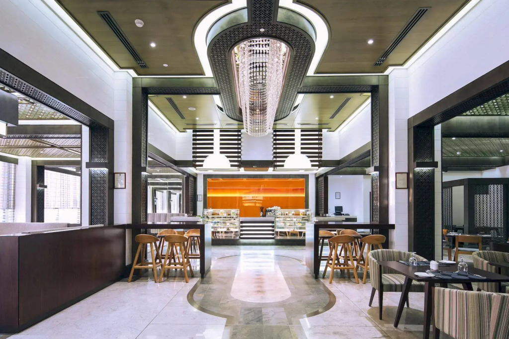 Ayla Bawadi Hotel & Mall