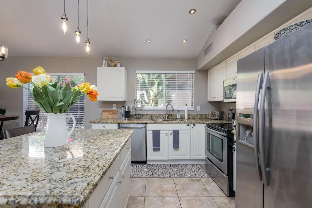 Casa De Mojave 3 Bedroom Home by RedAwning