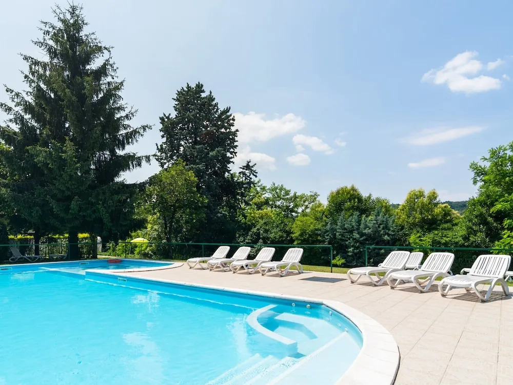 Modern Salo Flat With Pool