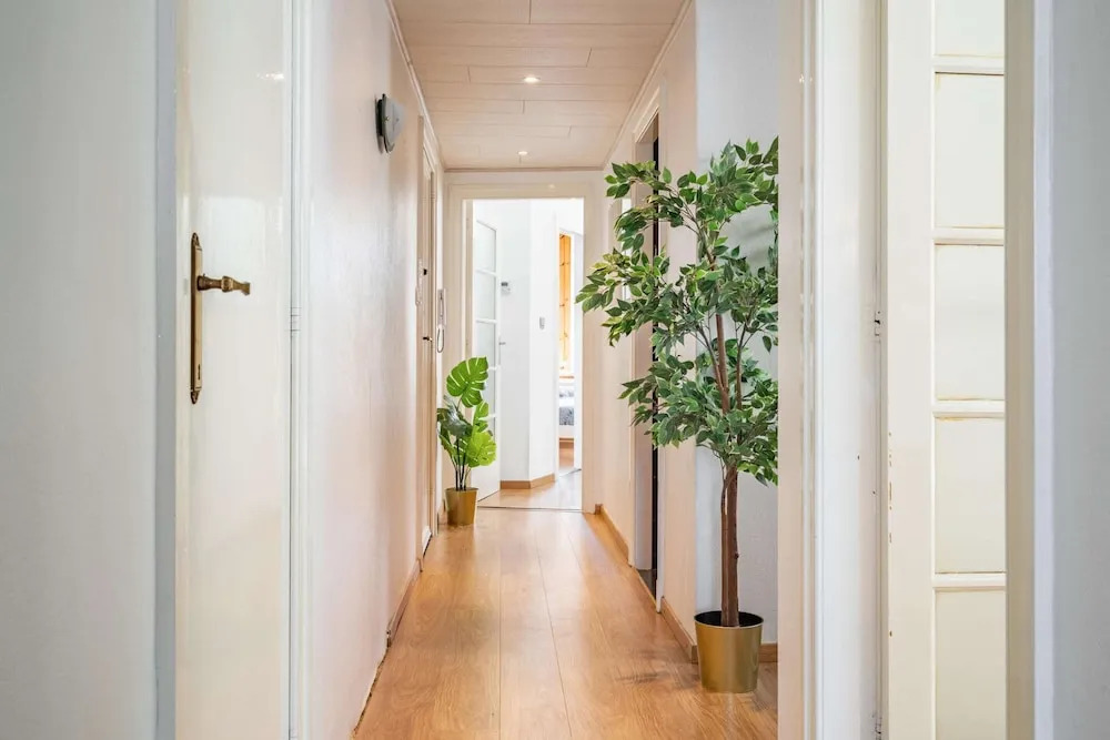 Large Antwerp City Center Apartments2bbkwi-fi