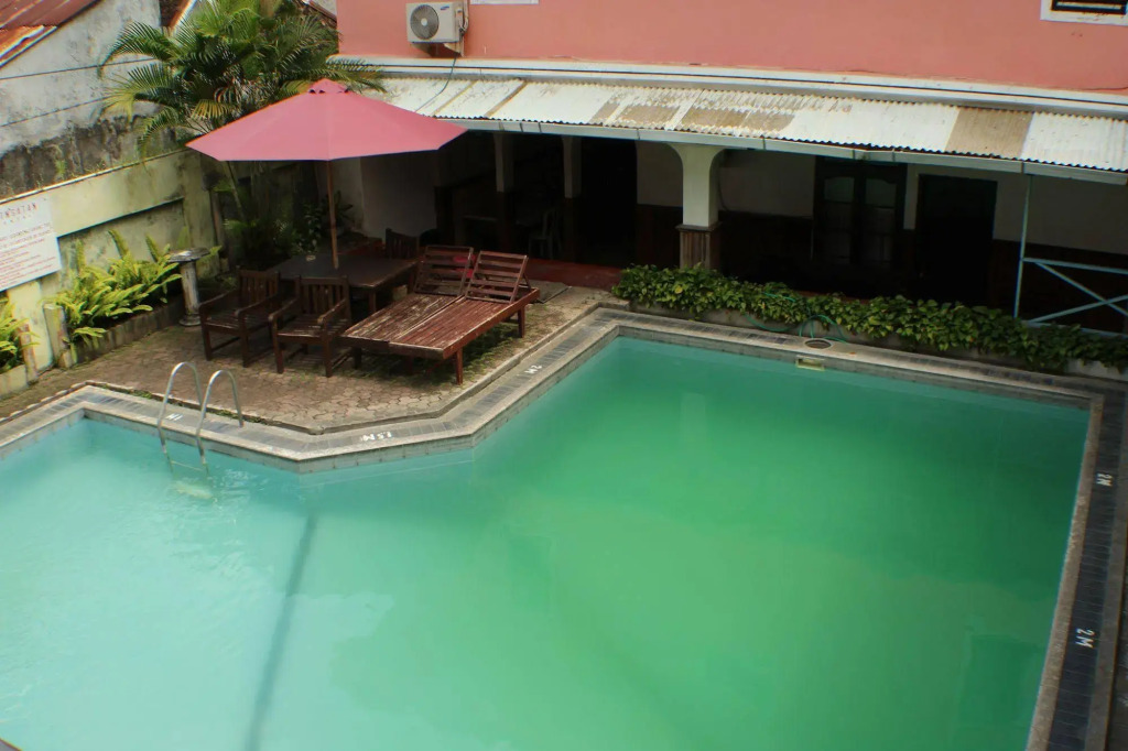 Ananda Hotel