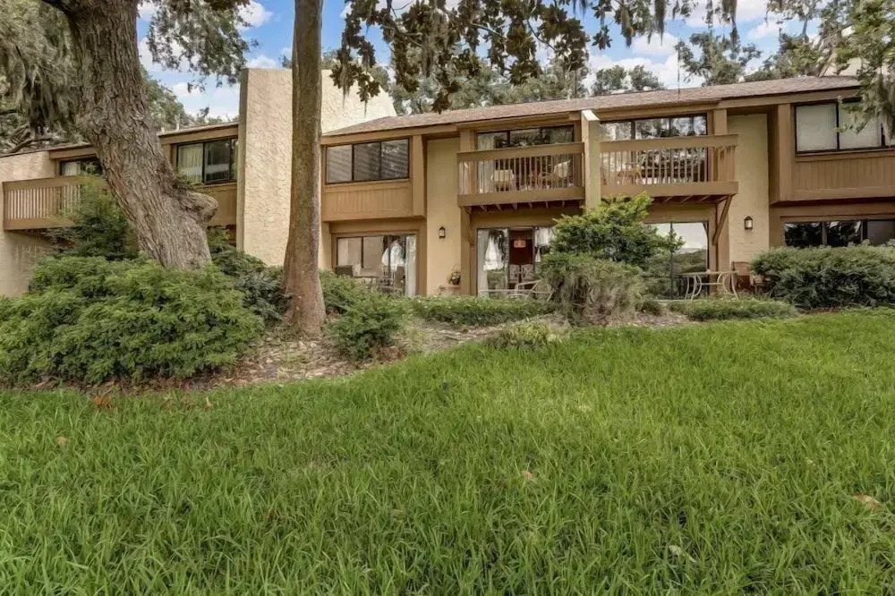 2100-beachwood