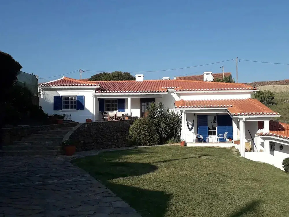 House with 3 Bedrooms in Mafra, with Wonderful Mountain View, Shared Pool, Enclosed Garden - 5 Km From the Beach