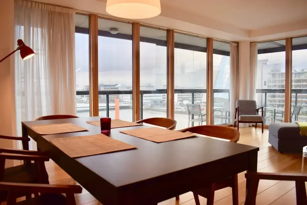 3 Bed Room Flat In Grand Canal With River Views