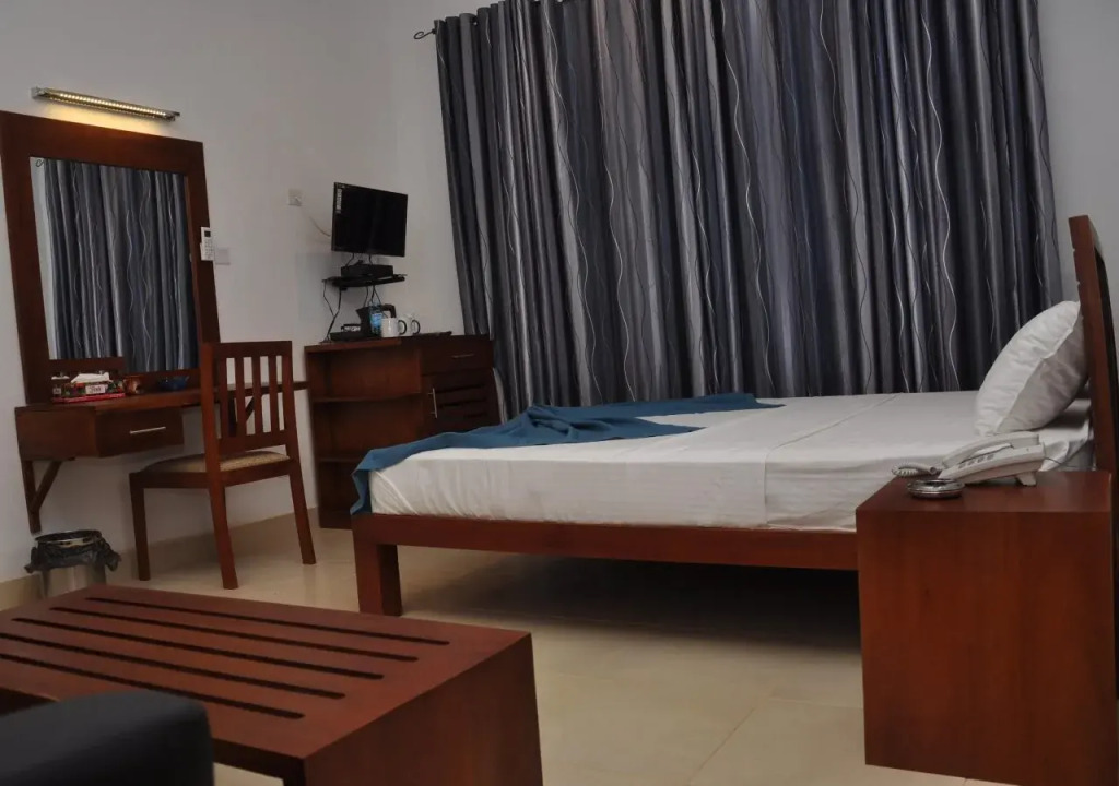 Aarya Hotel