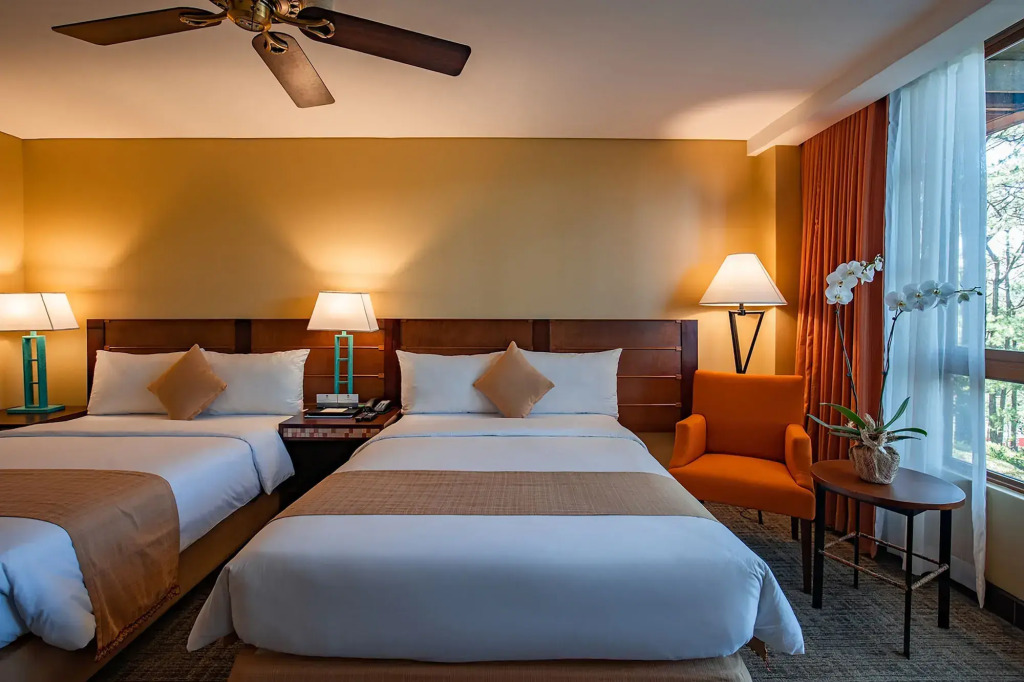 Отель John Hay Hotels Forest Wing