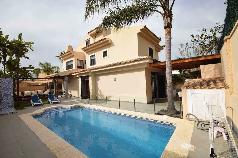 Villa Levante Beach 6 Bd