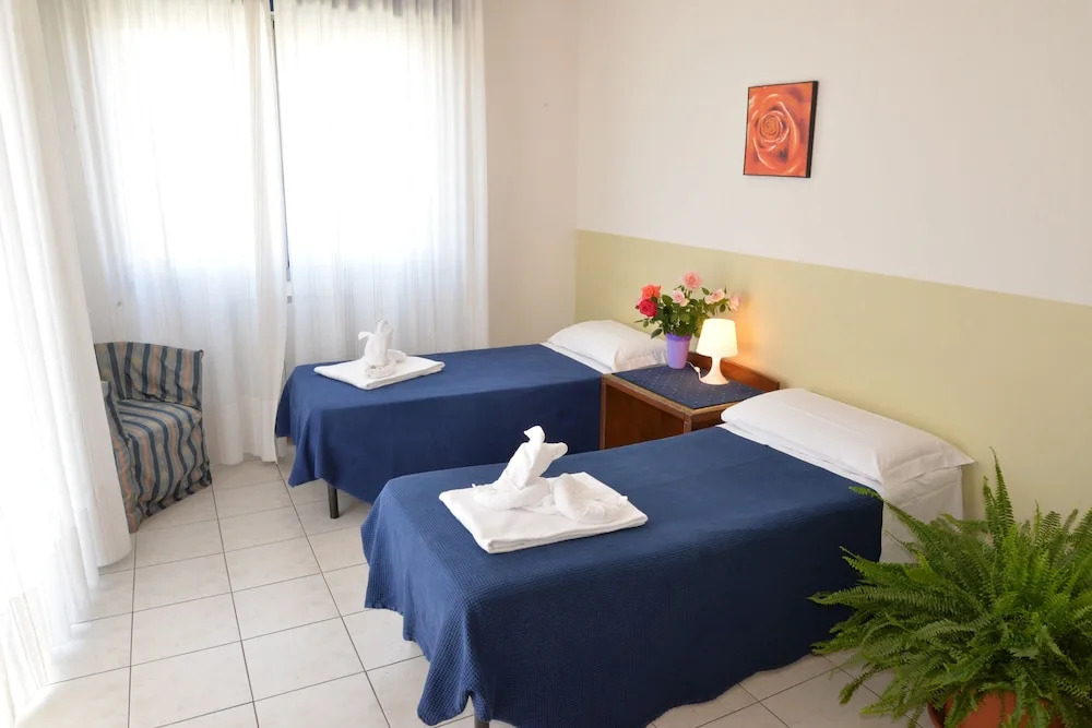 Room-two-room Apartment