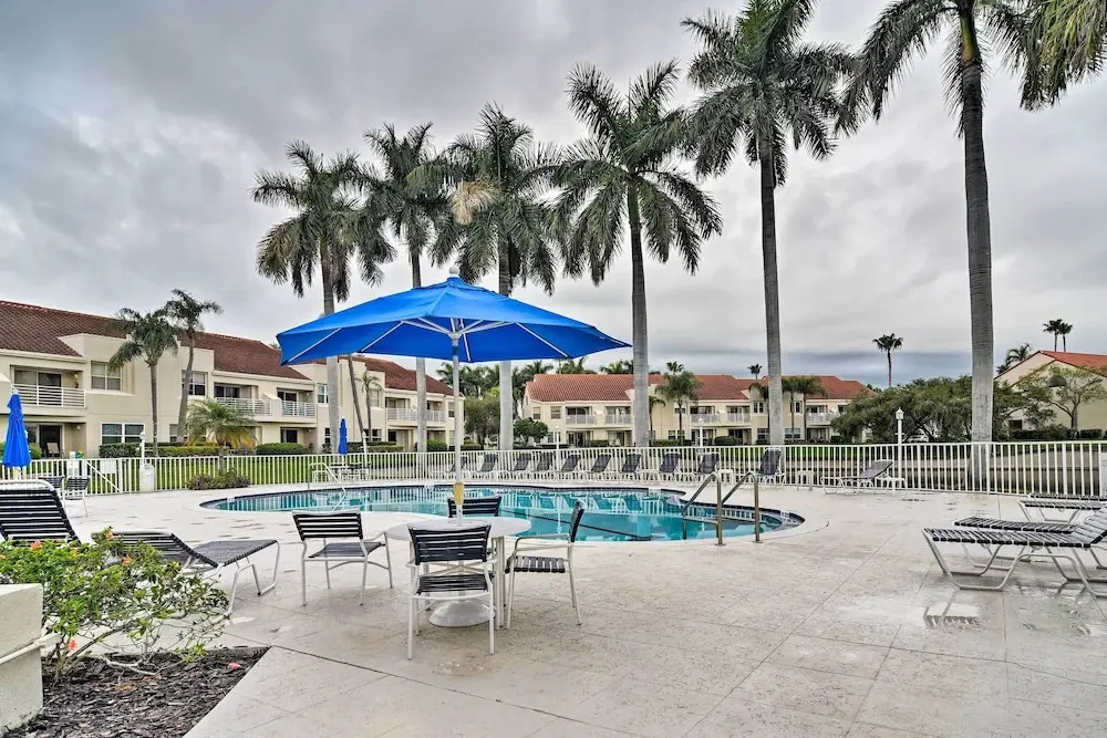 Sunny St Pete Getaway With Shared Pool & Hot Tub