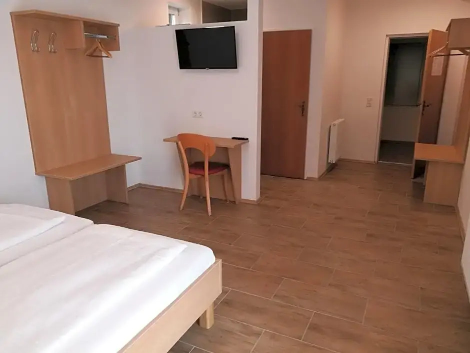 Dorf-Zimmer Mirth