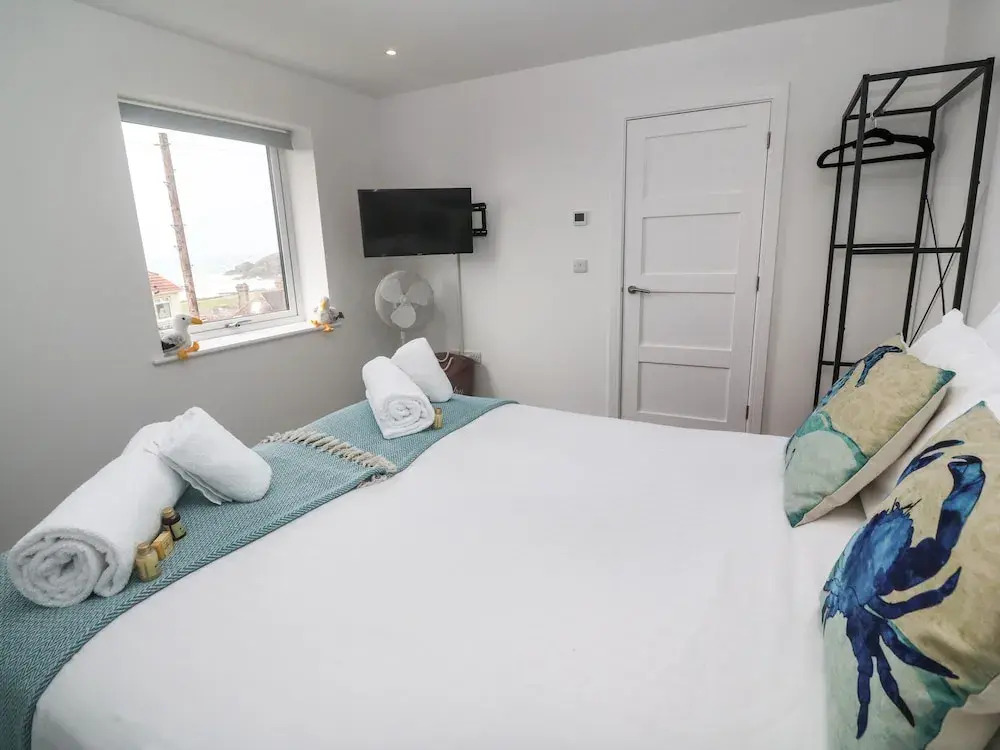 3 Praa Cove