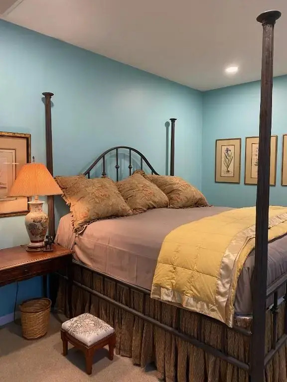 The Birdnest Inn
