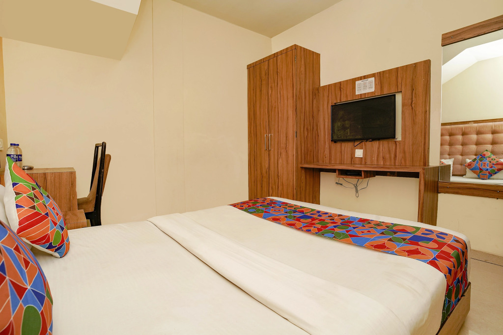 Fabexpress Emerald Inn