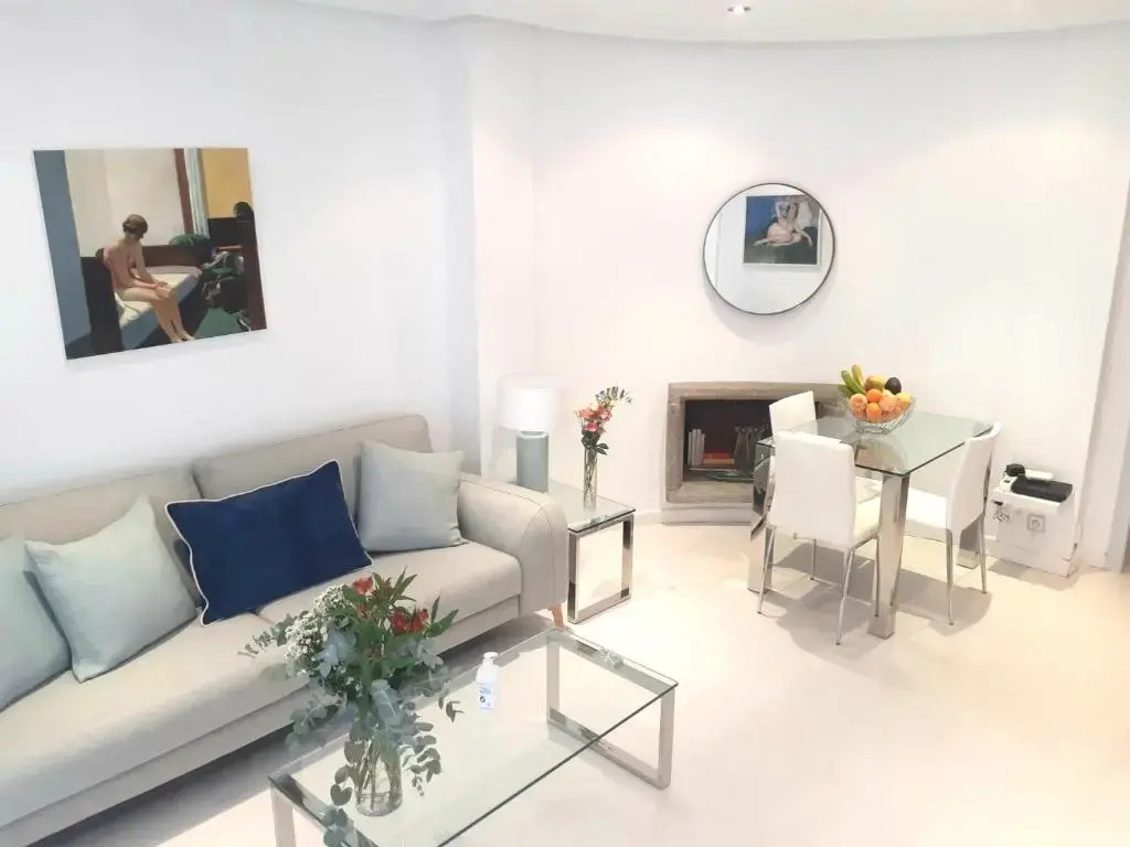 Apartamentos Los Jerónimos