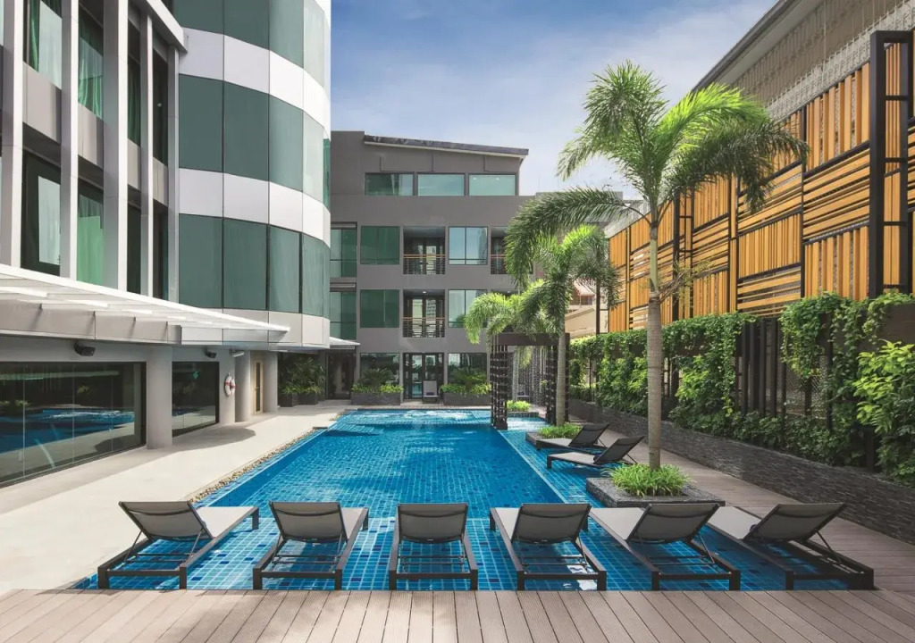 Solitaire Bangkok Sukhumvit 11