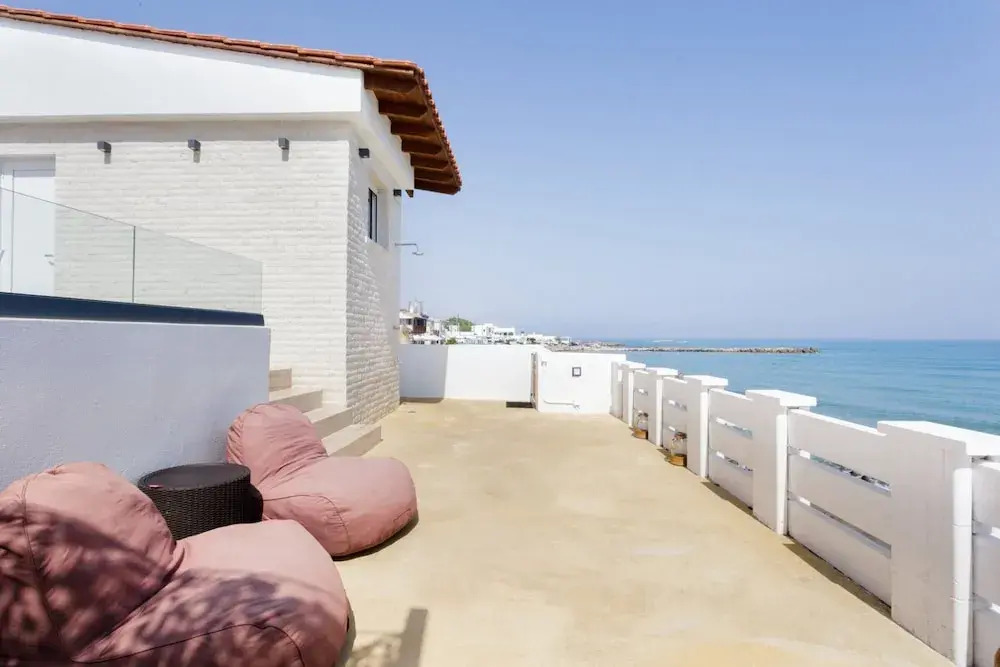 Seashell an Elegant Seafront Villa