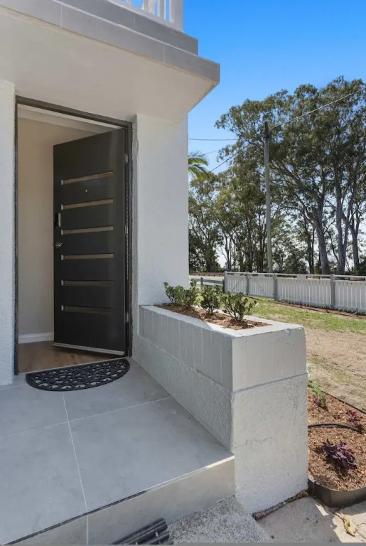 Metawisebnb Waterfront 3BR Coastal Escape
