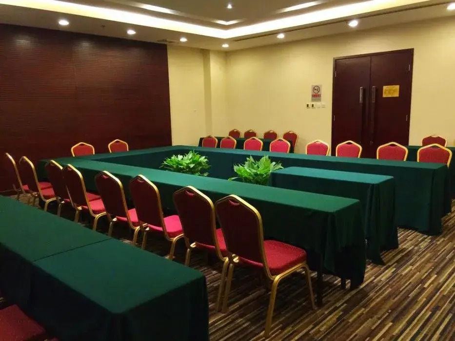Yulong International Hotel