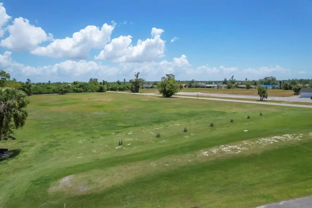 Rotonda West 2 Bedroom Condo w Lanai 9 miles to Gulf Beaches 2 Condo