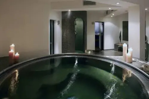 Hotel Holiday