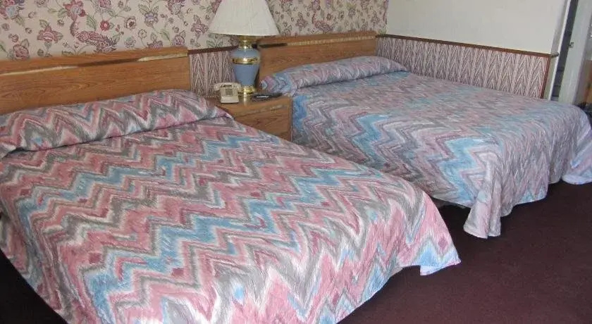 Warrick Plaza Inn