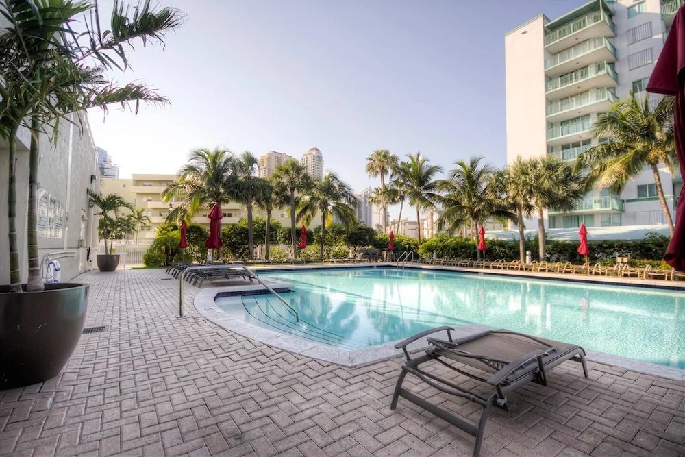 Le Marina Bay 407 by Go Florida Condo, Sunny Isles
