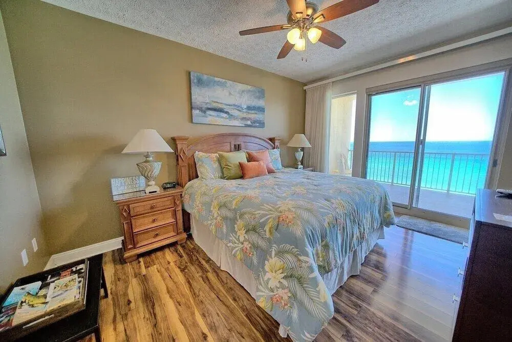 Beautiful Condo with Spacious Balcony to Enjoy Fascinating Ocean View - Unit 1002 by RedAwning