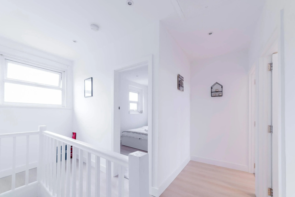 Fantastic Rooms in a Serviced Flat