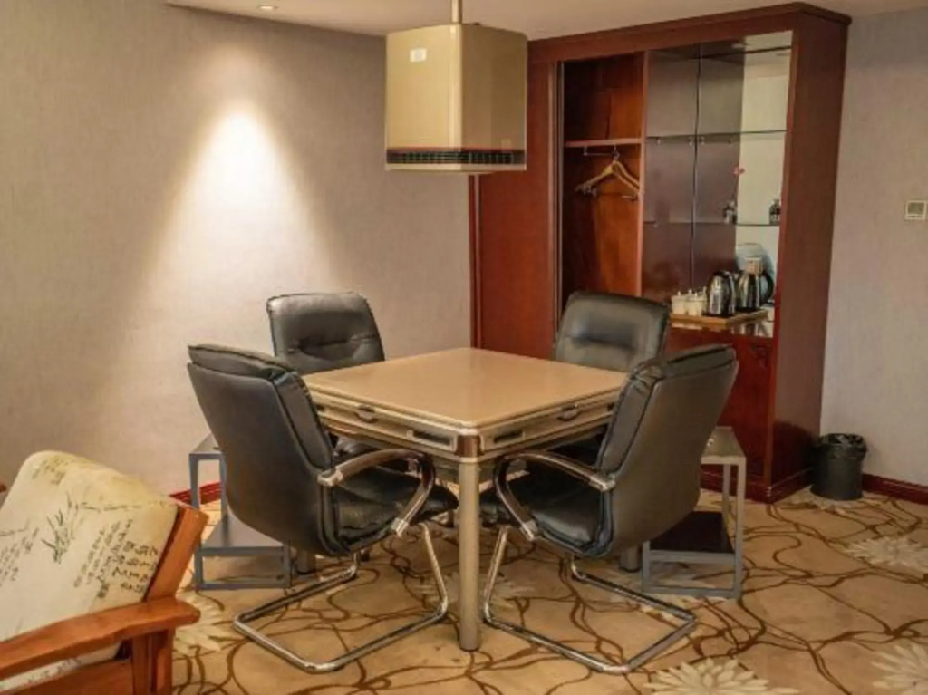 Tangyao Business Hotel